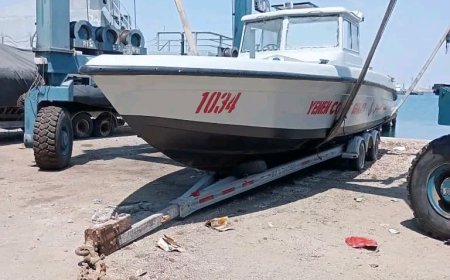 تعزيزًا للجاهزية البحرية.. خفر السواحل بشبوة تتسلّم زورقًا حديثًا لدعم مهامها الأمنية