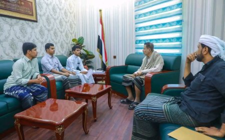 محافظ المهرة يلتقي رئيس منتدى الطالب المهري – عدن ويؤكد دعمه لقضايا الطلاب