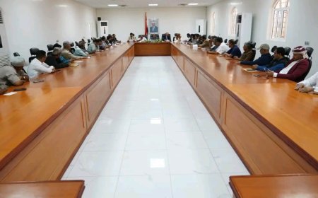 تنفيذي شبوة يناقش تقارير الأداء ويقر آليات لتعزيز التنمية والانضباط المؤسسي