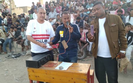 كلاي الوالي يكرم الموهبة في التعليق الرياضي محمد امبيضاء بمبلغ مالي 