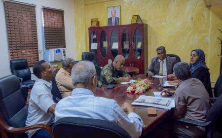 تنفيذاً لتوجهيات معالي وزير الدولة محافظ العاصمة عدن.. الوكيل الأول الشاذلي يترأس الاجتماع الأول للجنة معالجة قضايا وشكاوي المواطنين والموظفين