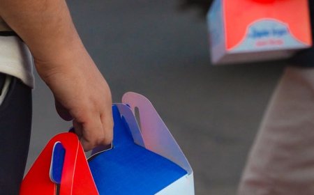 ضمن برامجه الرمضانية… بنك بن دول يطلق مبادرة ميدانية لإفطار عابري السبيل عند أذان المغرب