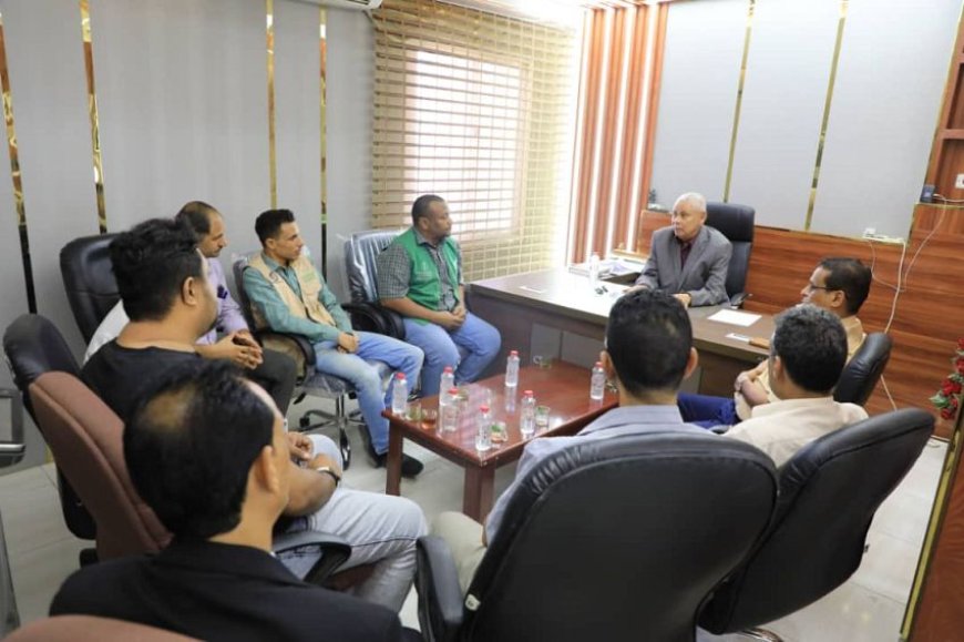 وزارة الشباب والرياضة تناقش مع البرنامج السعودي تحضيرات إعادة ترميم ملعب 22 مايو بعدن