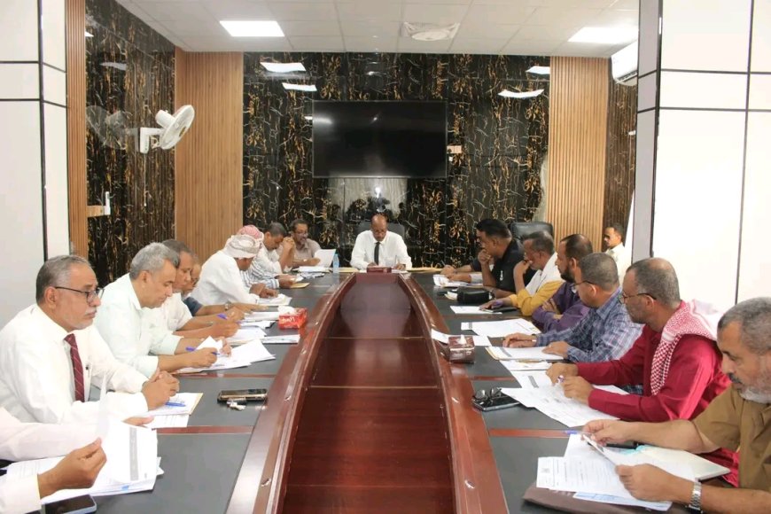 برئاسة المدير العام "باعامر".. تنفيذي المكلا يستعرض تقارير الإنجاز لعام 2025 ويناقش خطة الاستعداد لشهر رمضان المبارك