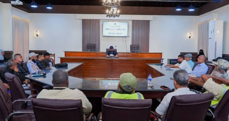 عدن.. تنفيذي صيرة يناقش خطط المكتب خلال شهر رمضان المبارك