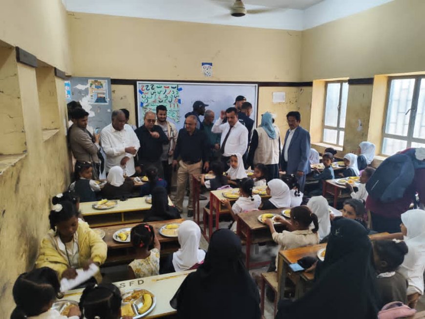 وزارة التربية وبرنامج الغذاء العالمي يدشنون العمل بالمطبخ المدرسي بمديرية تبن بلحج 