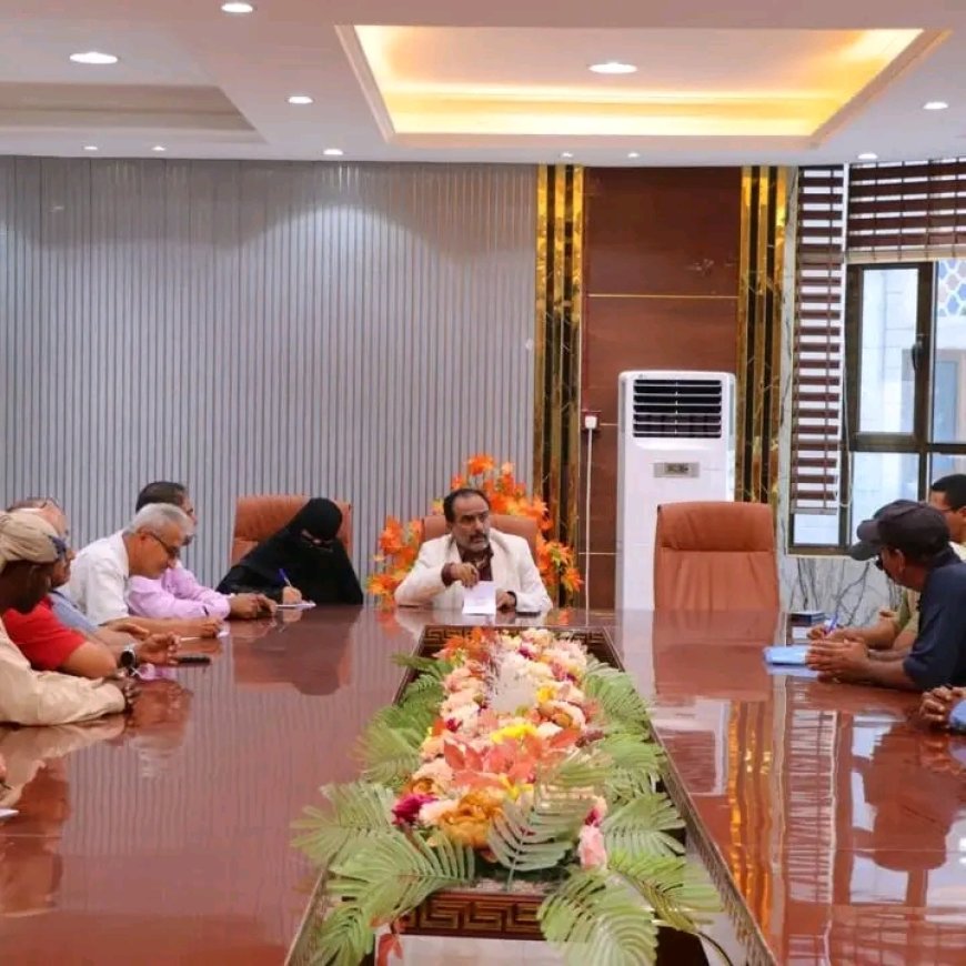 مدير عام خور مكسر يترأس اجتماعًا موسعًا للاستعداد لشهر رمضان المبارك