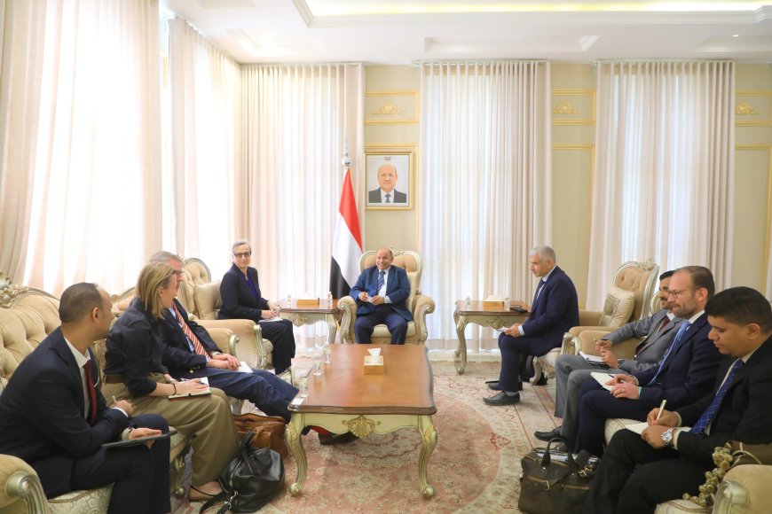 عضو مجلس القيادة محافظ حضرموت يلتقي فريق مكتب المبعوث الأممي الخاص لدى اليمن