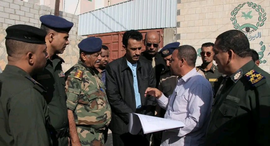 الوكيل الجيلاني يضع حجر الأساس لمشروعي فرع الأحوال المدنية وتأهيل مركز شرطة روكب بالمكلا