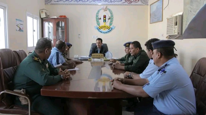 الوكيل الجيلاني يترأس اجتماعًا أمنيًا لوضع الخطة الرمضانية وتنفيذ حملة لضبط المركبات غير المرقمة