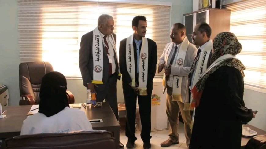 الوكيل الجيلاني يتفقد سير امتحانات شهادة الاختصاص اليمنية (ماجستير مهني) في طب النساء والتوليد