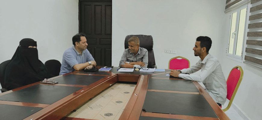 لقاء تنسيقي بين فرع هيئة حماية البيئة بساحل حضرموت والسلطة المحلية بالشحر لمتابعة الحملات الرقابية البيئية بالمديرية