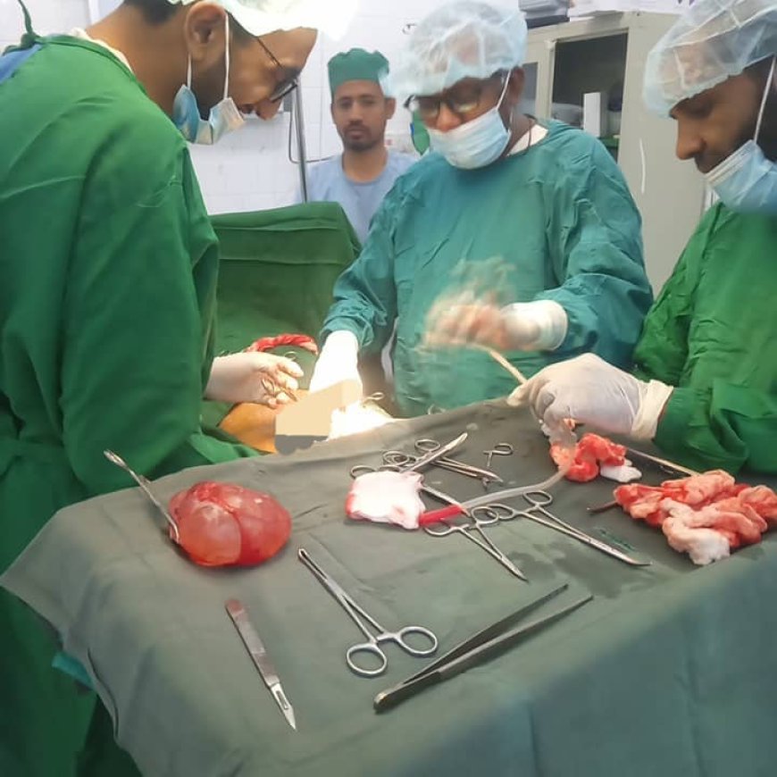 مستشفى شبام العام يُجري أول عمليتين لاستئصال "القيلة المائية" بنجاح