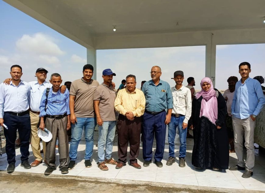 برعاية الوزير السقطري.. رئيس هيئة مصائد خليج عدن يفتتح مركز الإنزال السمكي في منطقة قعوة بالبريقة