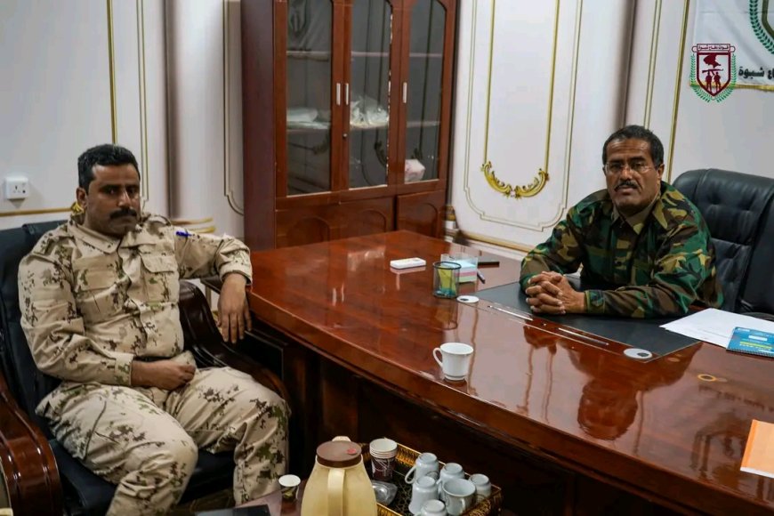 القائد العام لقوات دفاع شبوة يؤكد الجاهزية الكاملة ويشدد على حقوق الأفراد ودور القوات البرية في شبوة