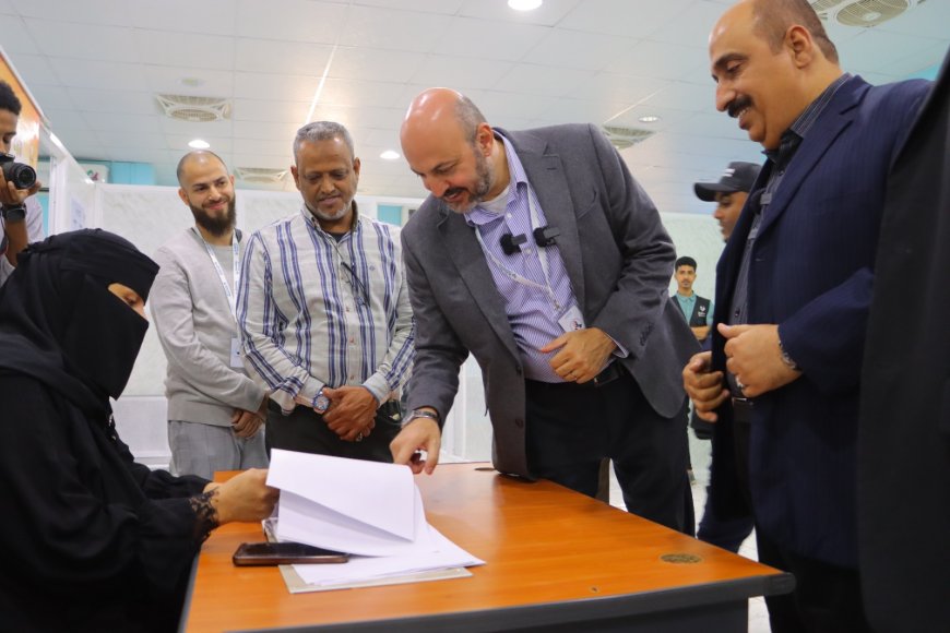 مدير تربية ساحل حضرموت يستقبل وفد منظمة رحمة حول العالم للإغاثة والتنمية لتعزيز أوجه التعاون المشترك بين الجانبين