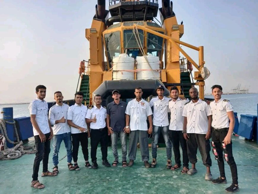 من واقع تطبيق طلاب المعهد التقني البحري تدريباتهم الميدانية على متن القطع البحرية بالعاصمة عدن