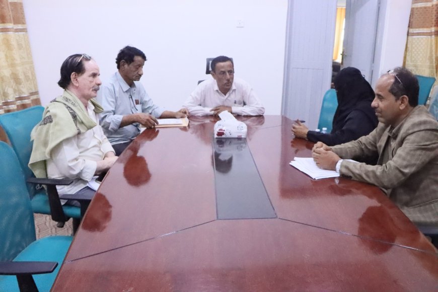 العمودي يلتقي بلجنة وزارة الصحة لتقييم عمل الأطباء والكادر الأجنبي بالمستشفيات الحكومية