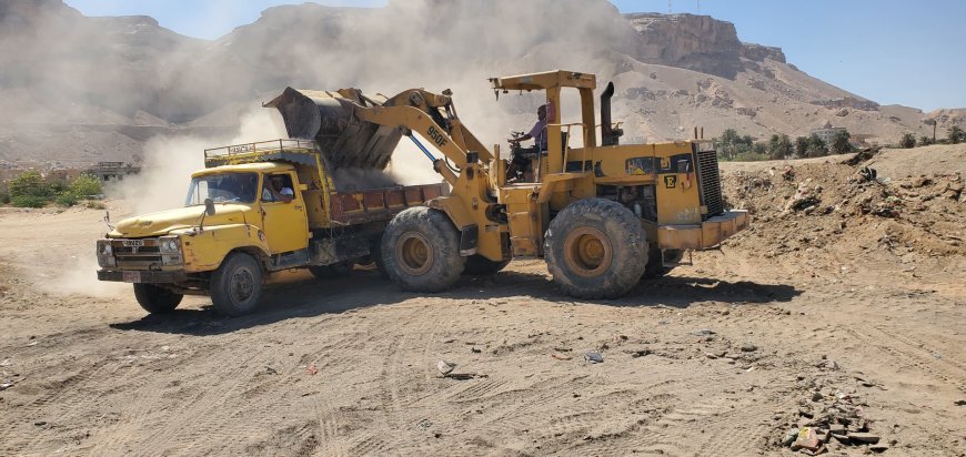 وحده النظافة والتحسن بالقطن تبدأ حمله لإزالة المخلفات الصلبة بالمديرية