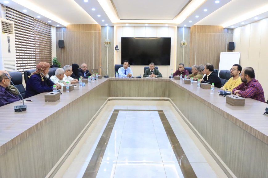 الزراعة والأسماك والصناعة والتجارة يناقشان متابعة آليات تسويق الأسماك بعدن