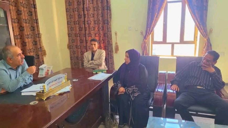 رئيس نيابة استئناف شبوة يبحث مع اللجنة الوطنية للتحقيق تعزيز العدالة وأوضاع السجناء بالسجن المركزي