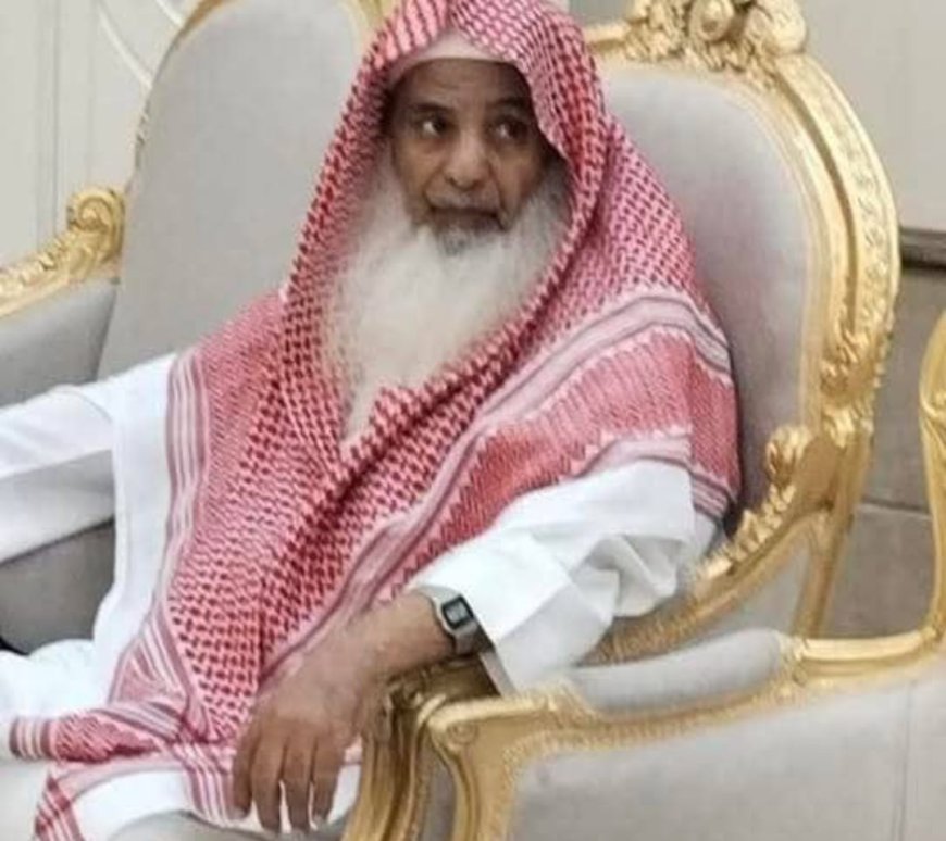 رئيس حلف كوادر أبناء مناطق الواحدي يشارك في التشييع ويقدم واجب العزاء في وفاة الشيخ أحمد بن ناصر بن عوزر