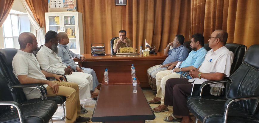 مدير عام مديرية القطن يلتقي مندوبي مؤسسة صلة للتنمية و مؤسسة حضرموت تنمية بشرية