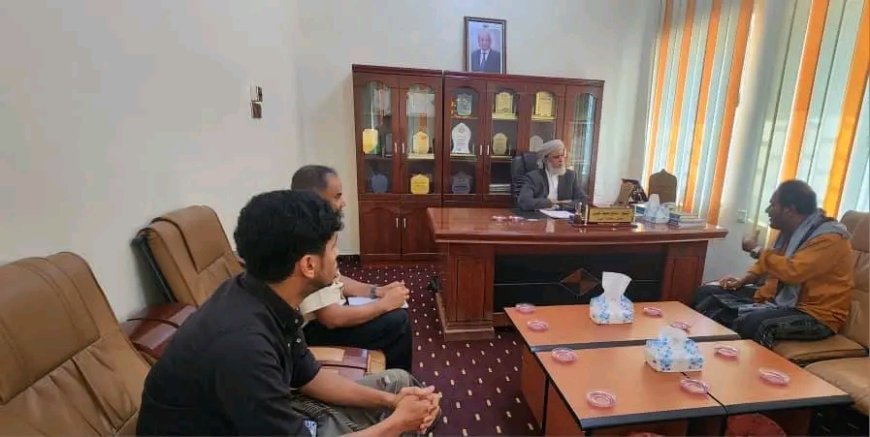 الوكيل بن عليان يناقش مذكرة تعاون بين إدارة البحوث والتدريب وجامعة المهرة