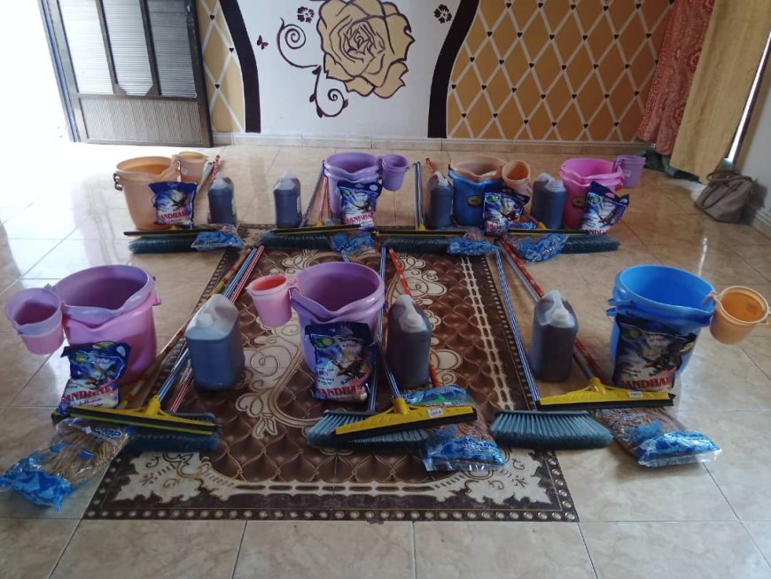 بدعم من مؤسسة إثراء للتنمية والتمكين.. جمعيات الوفاق وإكرام والنش توزع أدوات نظافة لمساجد الكود والنش