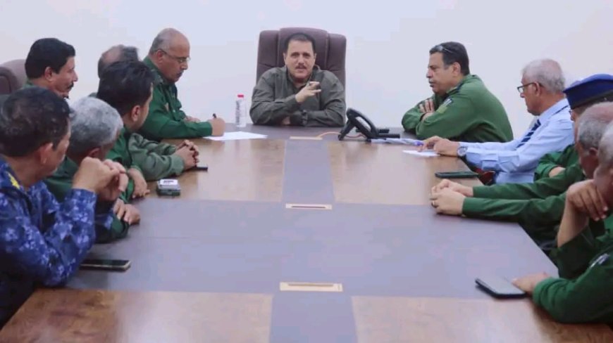 العميد جبر يترأس اجتماعاً أمنياً بنواب مدراء أقسام الشرطة بالعاصمة عدن