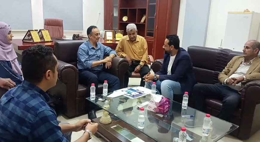 الشعبي يؤكد أهمية تعزيز الشراكة والتنسيق بين مكتب الصحة والهيئة العليا للأدوية في عدن