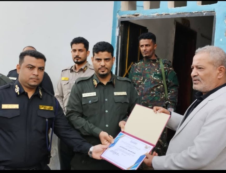 رئيس مصلحة الأحوال المدنية يتفقد فرع عدن ويشيد بإنجاز 80٪ من معاملات المواطنين