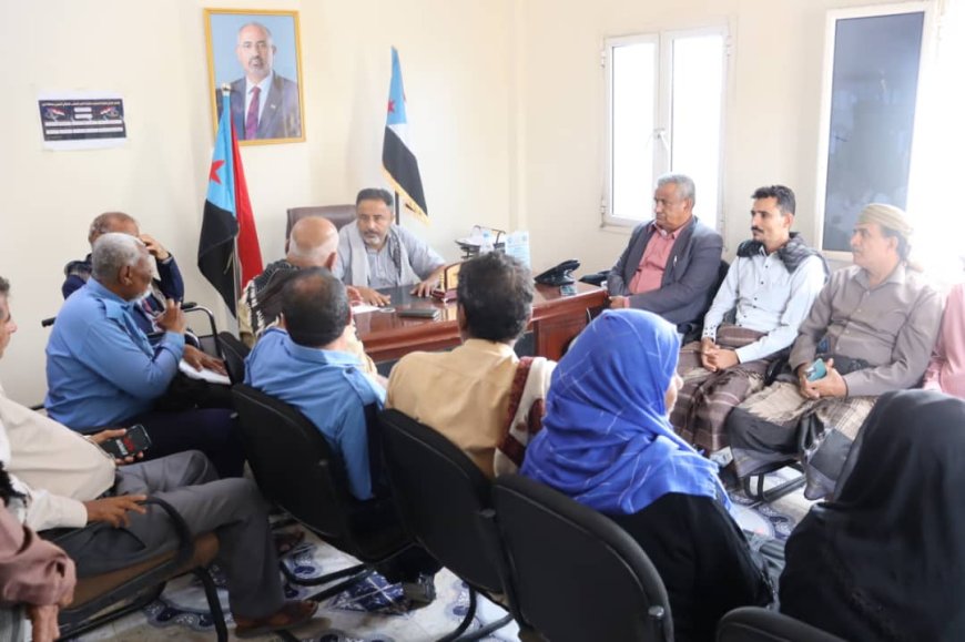 انتقالي أبين يلتقي اللجان التنظيمية لمليونية الثبات والوفاء وادارة مرور المحافظة ويؤكد استكمال الترتيبات النهائية