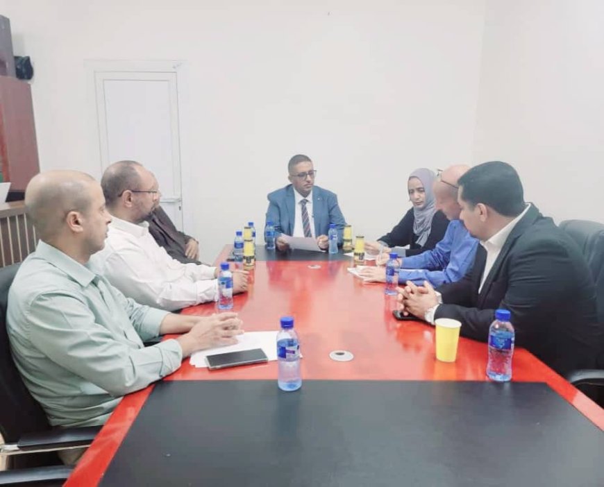 قيادة مؤسسة مطابع الكتاب المدرسي تبحث مع وزارة التخطيط اللمسات الأخيرة لمناقصة توريد ورق طباعي بتمويل كويتي