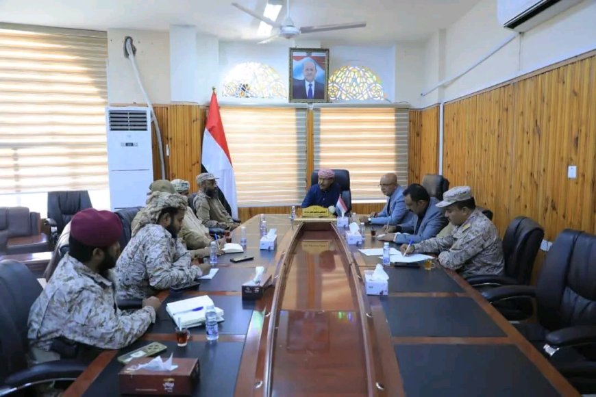 اللجنة الأمنية بوادي وصحراء حضرموت تناقش عدد من الملفات الأمنية والعسكرية وتؤكد على أهمية التنسيق المشترك بين كافة الأجهزة