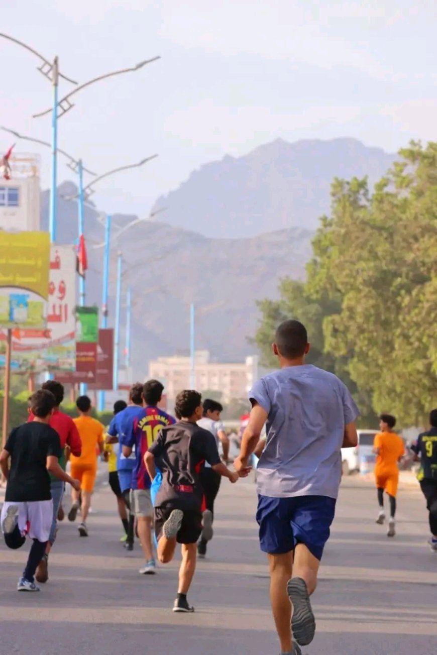 برعاية محافظ عدن ومدير خورمكسر… إقامة الماراثون الطلابي الثاني في خور مكسر وسط مشاركة واسعة