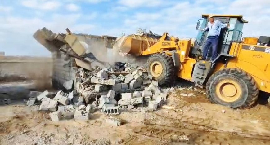 حماية الأراضي تنفذ إزالة بناء عشوائي بخور مكسر رغم محاولة اعتراضها من مسلحين خارجين عن النظام والقانون