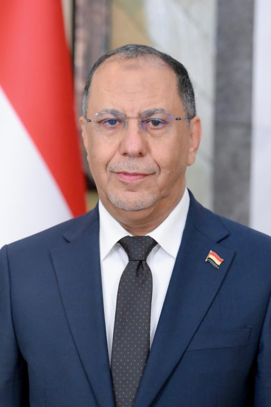 الوزير الأشول يصدر أول قراراته بعد تجديد الثقة بشطب العلامات والوكالات التجارية غير المحدثة داعياً المستثمرين للاستفادة من الفرص المتاحة