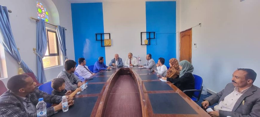 لقاء تنسيقي بين السلطة المحلية وجامعه تعز لتسهيل تعليم ذوي الاحتياجات الخاصة