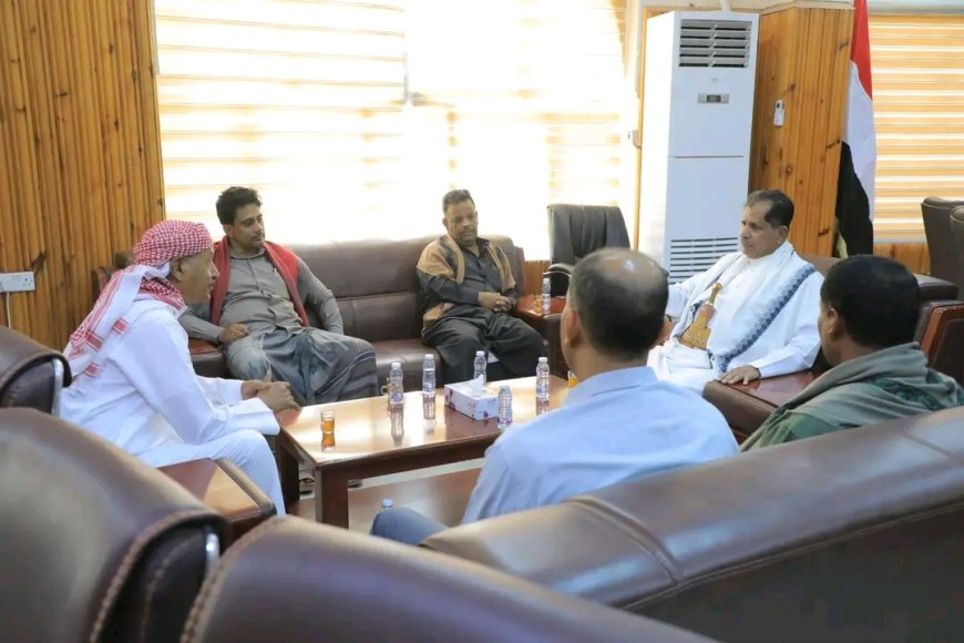 أكدوا وقوفهم إلى جانب السلطة المحلية.. الوكيل بارباع يستقبل رئيس وأعضاء هيئة ميثاق الشرف الحضرمي