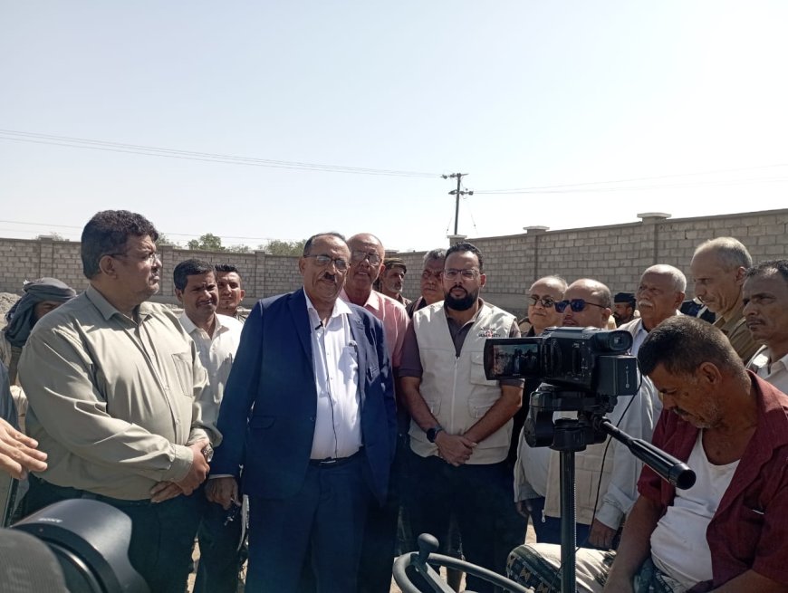 ​لحج.. تدشين مشروع توزيع الجرارات لـ 300 مزارع بدعم من أكشن فور هيومانيتي