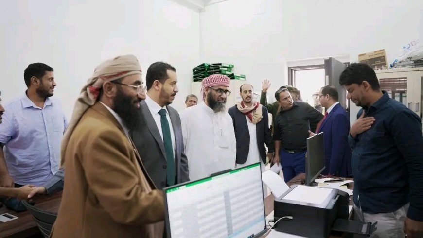 وزير الأوقاف والإرشاد يتفقد سير العمل في قطاعات الوزارة بالعاصمة عدن