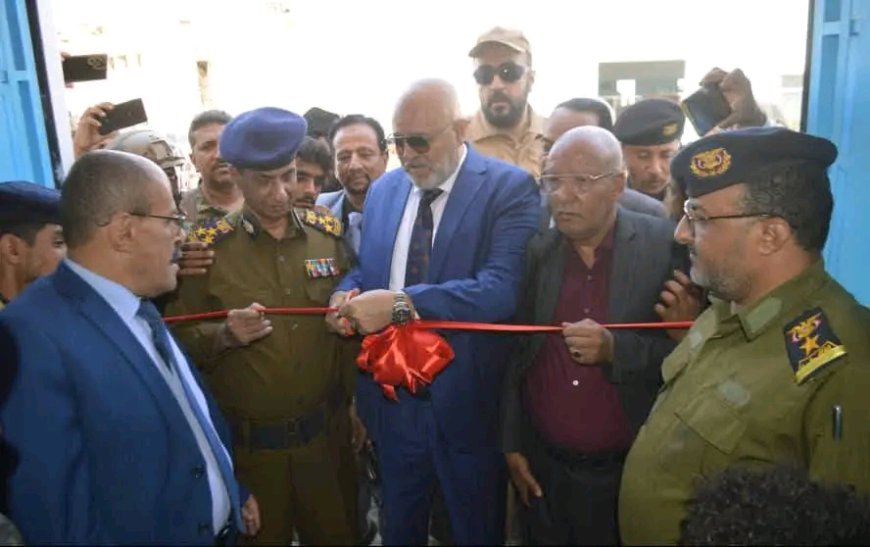 تدشين مركز الإصدار الآلي ومعمل اللوحات المعدنية للمركبات والدراجات النارية لتعزيز الخدمات الأمنية والتنظيم المروري