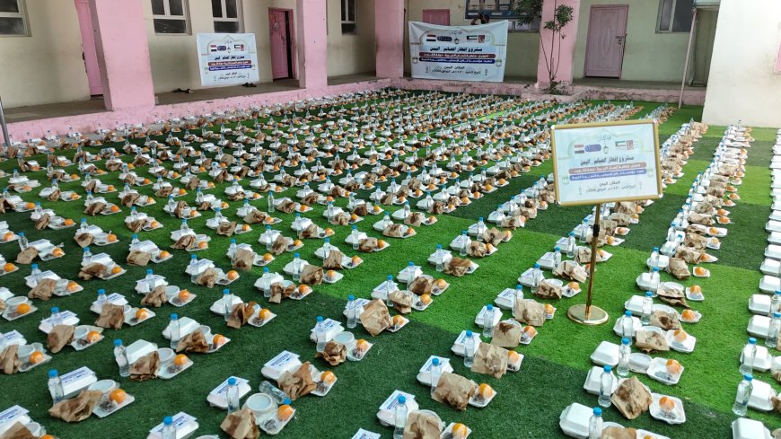 بدعم كويتي.. “كافل” توزّع وجبات إفطار على الأسر الأشد احتياجاً في مخيمات النزوح مأرب