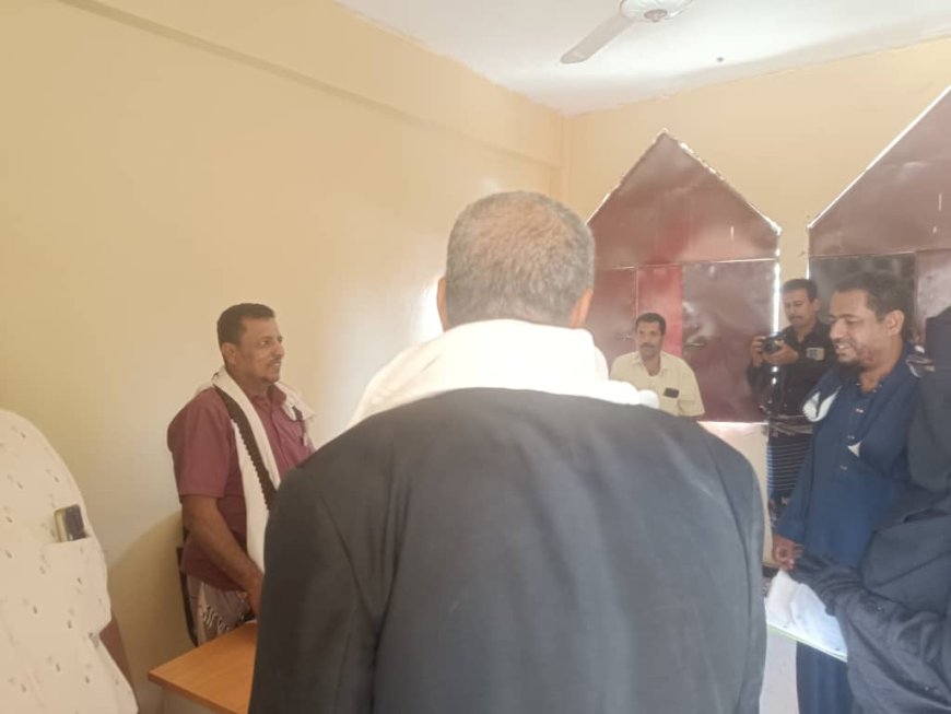 وكيل محافظة أبين ومدير عام الخدمة المدنية يطّلعان على انتظام الدوام في مكاتب خنفر خلال شهر رمضان