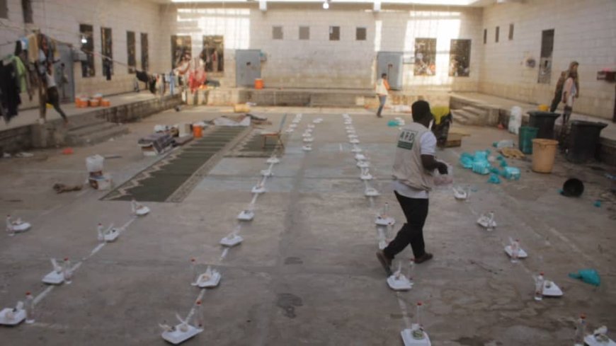 مؤسسة أبين للتنمية تدشن مبادرة أهل الوفاء وتنفذ مشروع إفطار صائم بدعم رجال الأعمال بأبين  .. 20 ألف مستفيد خلال رمضان