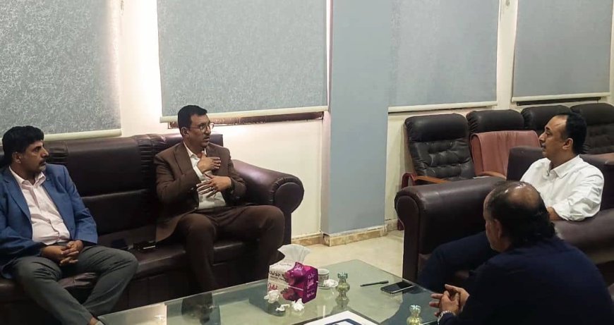 مدير عام صحة عدن يناقش مع مدير عام الخدمات الطبية بوزارة الصحة ترتيبات أفتتاح مستشفى الأورام بعدن