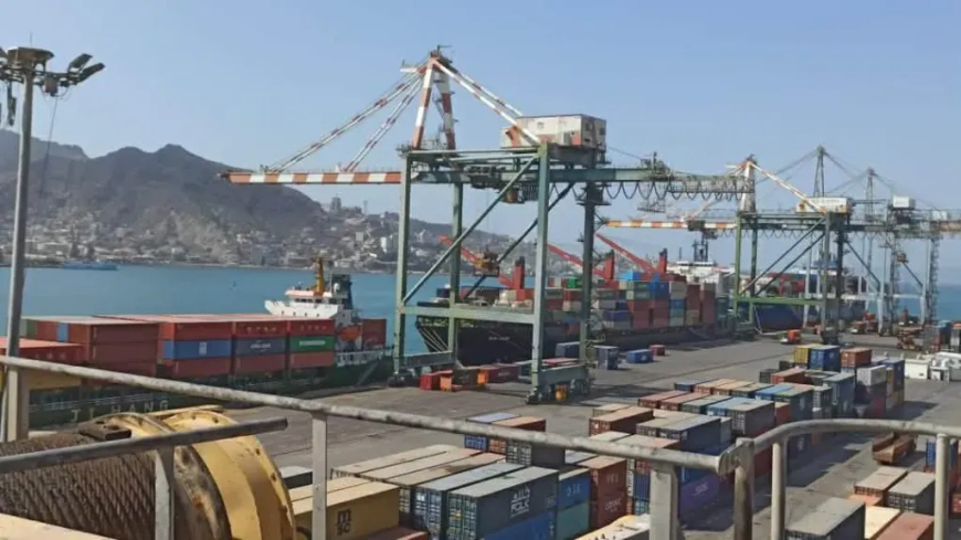 ميناء عدن يحقق قفزة تاريخية لأول مرة برسو ثلاث سفن دفعة واحدة منذ 12 عاماً