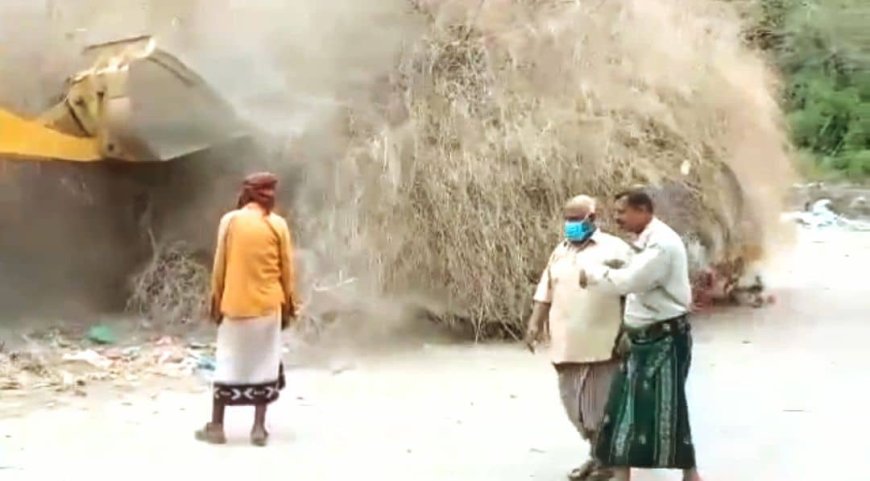 بتوجيهات مدير عام صحة عدن..حملة نظافة موسعة وإزالة المخلفات في ساحة مستشفى الصداقة