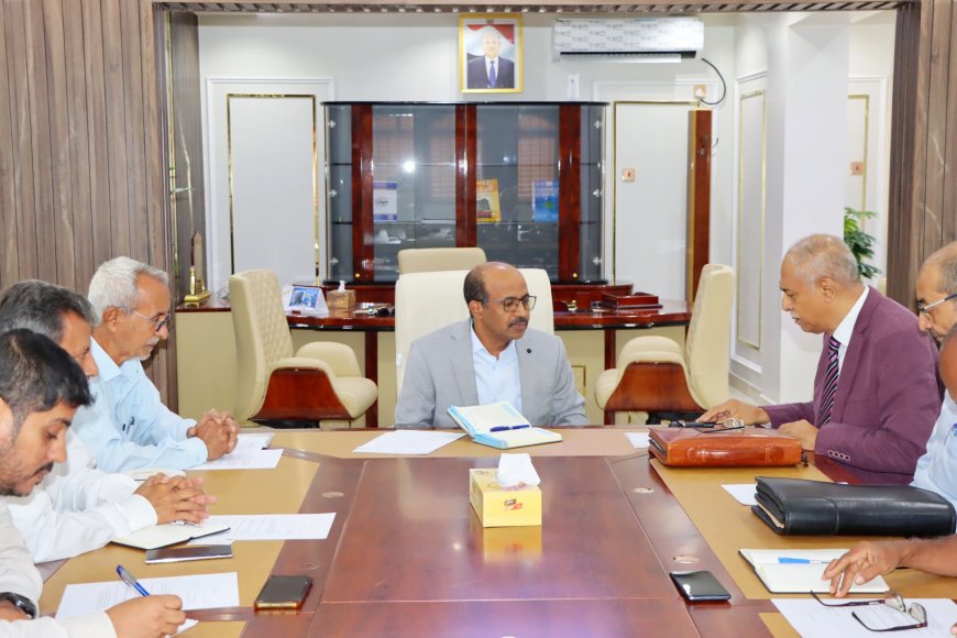 وزير النفط والمعادن يطّلع على نشاط مكتب المستشارين وخططه الاستراتيجية